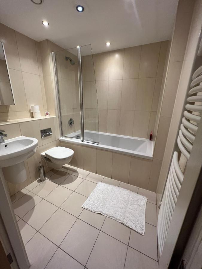 Bigkings Cosy 2 Bedroom Apartment With Free Parking In Central Manchester Extérieur photo